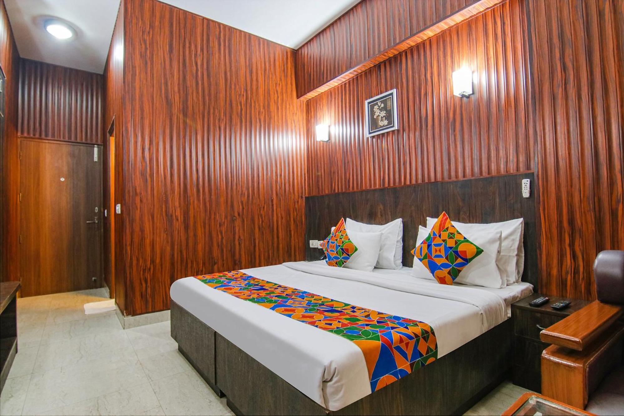 גורגאון Fabhotel Prime The Rivlet Mg Road מראה חיצוני תמונה